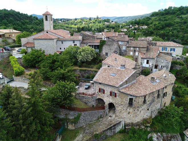 AURA_07_COUX_06©Drone_Ardeche_copie.jpg