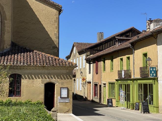 Lupiac - Village natal de d’Artagnan, le plus célèbre des mousquetaires du roi Occitanie_gers_lupiac_ancienneepicerie_vthieuxlouit
