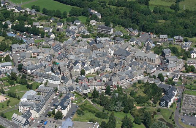 Besse et Saint-Anastaise | Petites cités de caractère